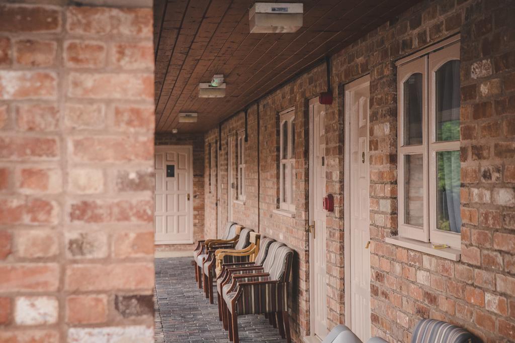 The Old Fourpenny Hotel Warwick  Exterior photo